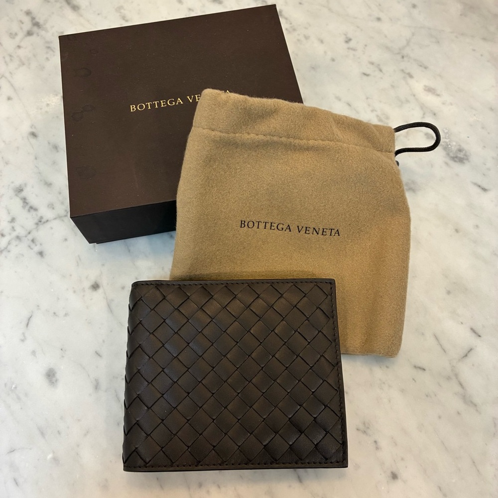 NWT - Bottega Veneta Men’s Intrecciato Bi-fold Wallet (Dark Brown)